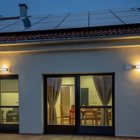 アパート Rozsa Vendeghaz